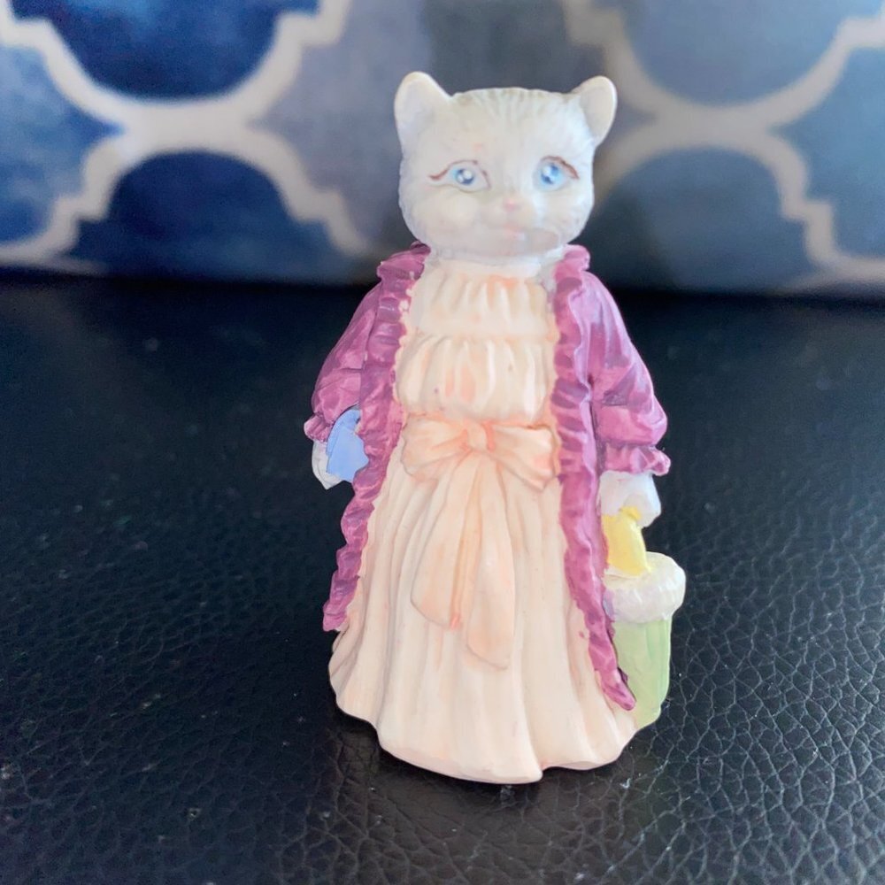Vintage Miniature Figurine J.C. Girl Cat with Pink Coat & Umbrella - Picture 3 of 14